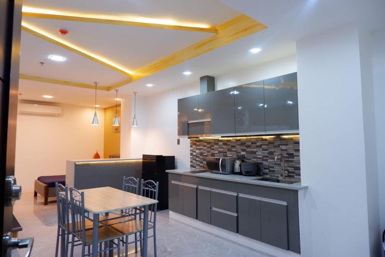 Cozy Entire Condo Unit With Pool Access Angeles Esterno foto